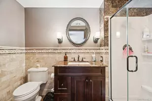 23 Windsor St, Islip, NY 11751 - Photo 26