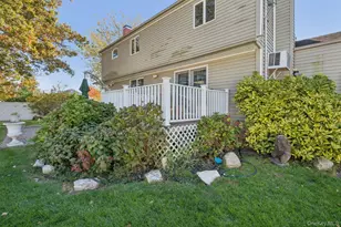 23 Windsor St, Islip, NY 11751 - Photo 38