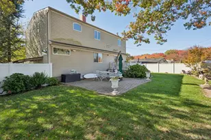 23 Windsor St, Islip, NY 11751 - Photo 36