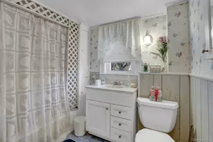 25 Sunnybrook Dr E, Oceanside, NY 11572 - Photo 24