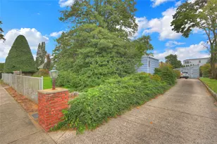 25 Sunnybrook Dr E, Oceanside, NY 11572 - Photo 4