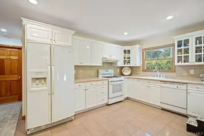 91 15th Avenue, West Babylon, NY 11704 - Photo 6