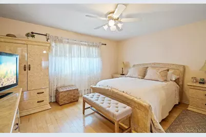 91 15th Avenue, West Babylon, NY 11704 - Photo 14