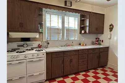 40 Lafayette Avenue, Westbury, NY 11590 - Photo 2