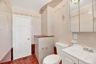 102-12 62nd Rd, Forest Hills, NY 11375 - Photo 18