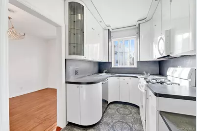 102-12 62nd Road, Forest Hills, NY 11375 - Photo 8