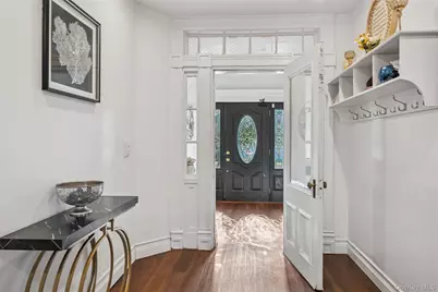 160 Bedford Avenue, Merrick, NY 11566 - Photo 4