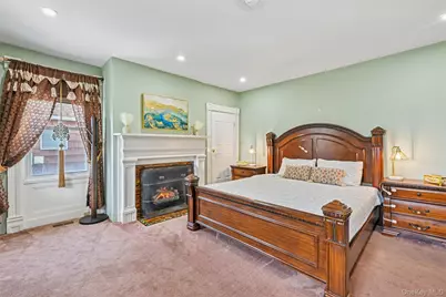 160 Bedford Avenue, Merrick, NY 11566 - Photo 18