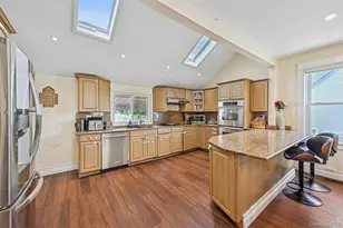 160 Bedford Ave, Merrick, NY 11566 - Photo 12