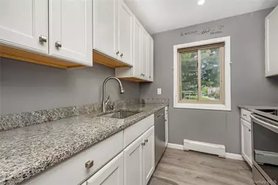 2449 Union Blvd #21A, Islip, NY 11751 - Photo 2