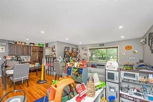 2449 Union Blvd, Islip, NY 11751 - Photo 12