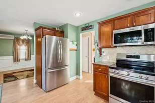 40 Elm St, Hicksville, NY 11801 - Photo 8