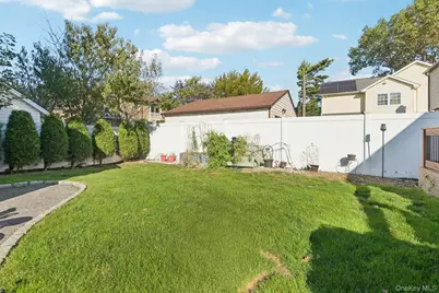 40 Elm Street, Hicksville, NY 11801 - Photo 28