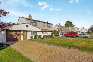 44 Sparrow Ln, Levittown, NY 11756 - Photo 24