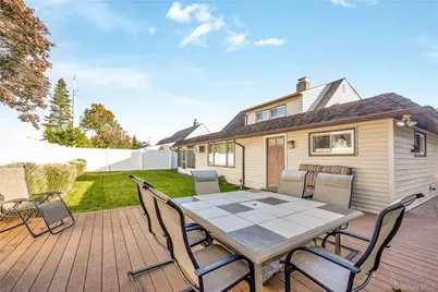 44 Sparrow Lane, Levittown, NY 11756 - Photo 20