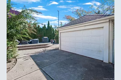 186-34 Henley Road, Jamaica, NY 11432 - Photo 18