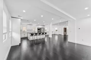 1064 Mora Pl, Woodmere, NY 11598 - Photo 4