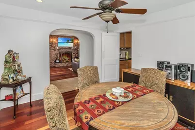 21 Hayden Avenue, Great Neck, NY 11024 - Photo 6