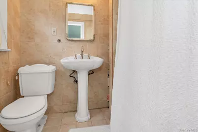 21 Hayden Avenue, Great Neck, NY 11024 - Photo 12