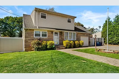 1796 Wells Drive, Bay Shore, NY 11706 - Photo 4