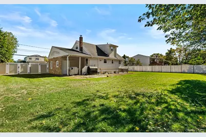 1796 Wells Drive, Bay Shore, NY 11706 - Photo 26