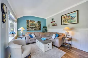 23 Longstreet Dr, Lake Grove, NY 11755 - Photo 12