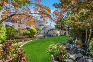 23 Longstreet Dr, Lake Grove, NY 11755 - Photo 34