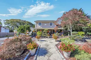 23 Longstreet Dr, Lake Grove, NY 11755 - Photo 2