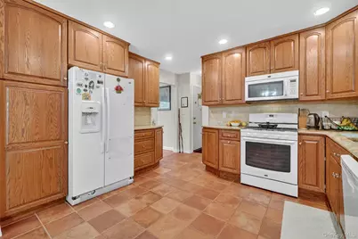 25 Avondale Road, Yonkers, NY 10710 - Photo 16