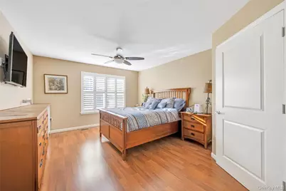 17 Hunter Drive, Central Islip, NY 11722 - Photo 16