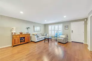 17 Hunter Dr, Central Islip, NY 11722 - Photo 2