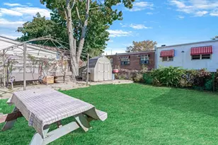 104-37 205th Pl, Jamaica, NY 11412 - Photo 18