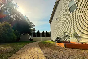 96 Magnolia Dr, Rocky Point, NY 11778 - Photo 16