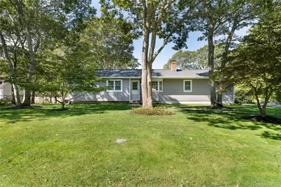 8 Foxboro Road, Hampton Bays, NY 11946 - Photo 4