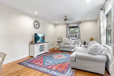 73-10 220th Street #Uppr, Oakland Gardens, NY 11364 - Photo 4