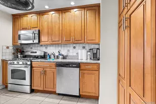 73-10 220th St, Oakland Gardens, NY 11364 - Photo 6