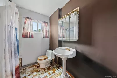 99 Brooklyn Avenue, West Babylon, NY 11704 - Photo 10