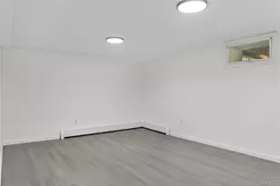 34 Wards Ln, Bellport, NY 11713 - Photo 20