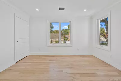 33 6th Avenue, Massapequa Park, NY 11762 - Photo 40