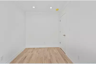 33 6th Avenue, Massapequa Park, NY 11762 - Photo 36