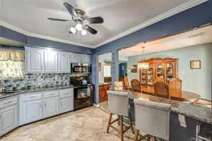 23 Wyandotte St, Selden, NY 11784 - Photo 4