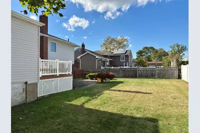 316 Violet Street, Massapequa Park, NY 11762 - Photo 32