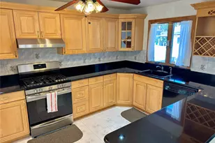 316 Violet St, Massapequa Park, NY 11762 - Photo 12