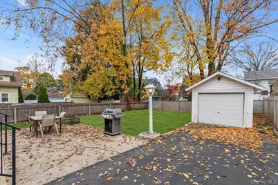 100 Nassau Avenue, Malverne, NY 11565 - Photo 16