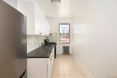 83-09 Talbot #6L, Kew Gardens, NY 11415 - Photo 2