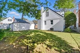 233 Roxbury Rd S, Garden City South, NY 11530 - Photo 12