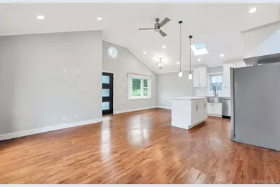 30 Harding Road, Ronkonkoma, NY 11779 - Photo 16