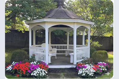 1 Bryant Crescent #2 L, White Plains, NY 10605 - Photo 2