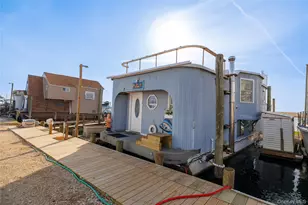 220 Shore Rd, Seaford, NY 11783 - Photo 2