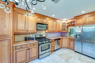 45 Kristin Ln, Hauppauge, NY 11788 - Photo 6